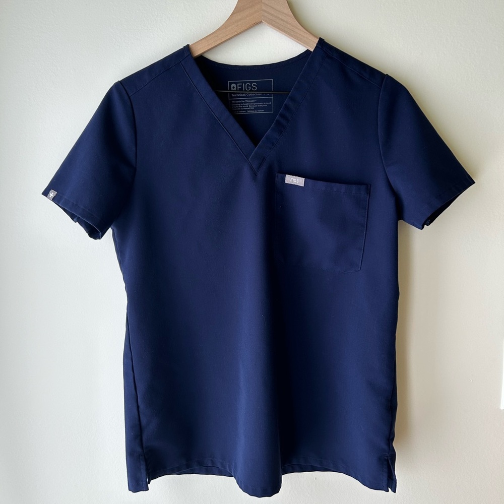 Catarina One-Pocket Scrub Top